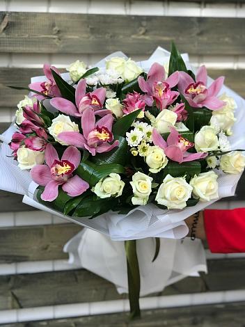 Букет цветов из: Розы и Хризантемы в Новые Лапсары