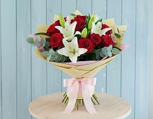 Букет цветов из:  Лилии и Розы в Новые Лапсары