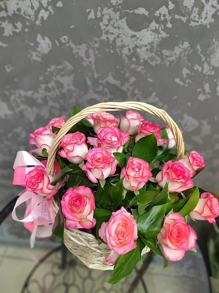 Цветочная композиция из Розы в корзине в Новые Лапсары