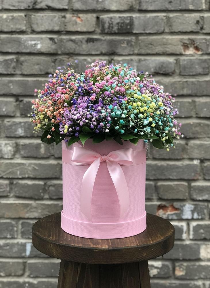 Цветочная композиция из Гипсофила и Розы в шляпной коробке в Новые Лапсары