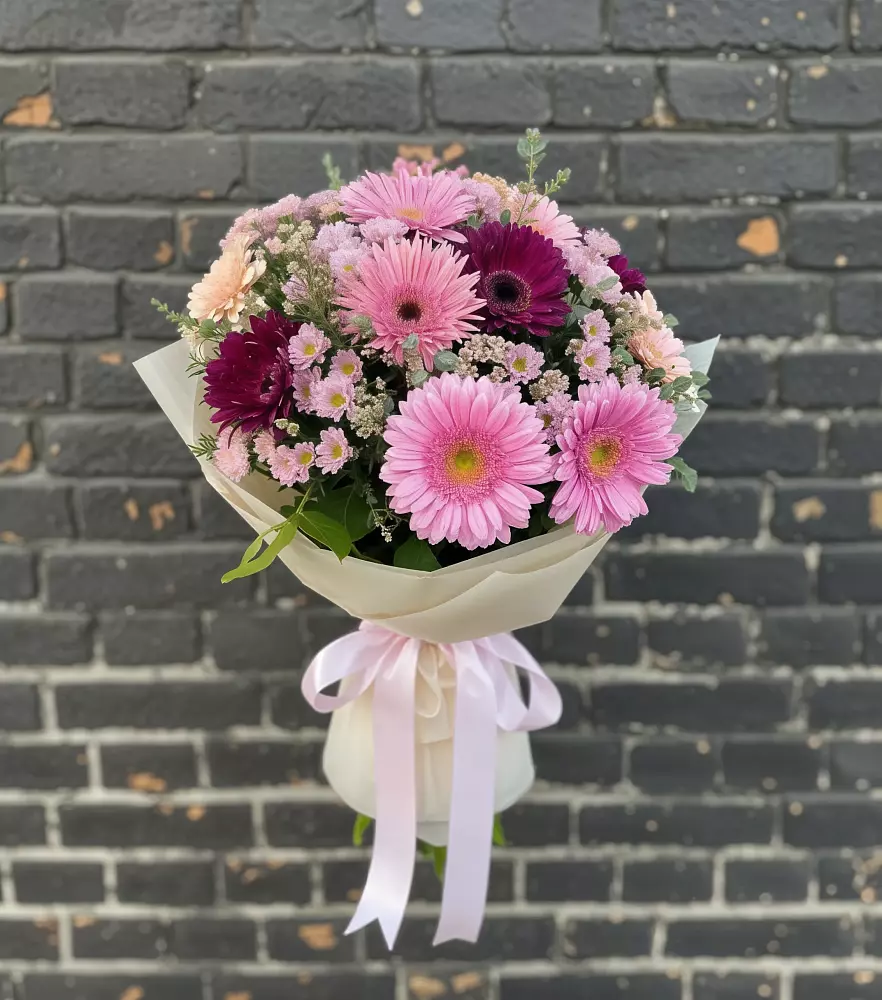 Букет цветов из: Герберы и Хризантемы в Новые Лапсары