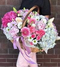 Цветочная композиция из Розы, Хризантемы, Пионы и Лизиантусы в корзине #REPLACE_PRED# Новые Лапсары