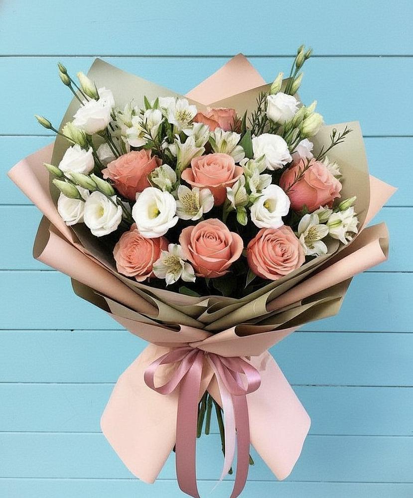 Букет цветов из: Розы, Альстромерии и Лизиантусы в Новые Лапсары