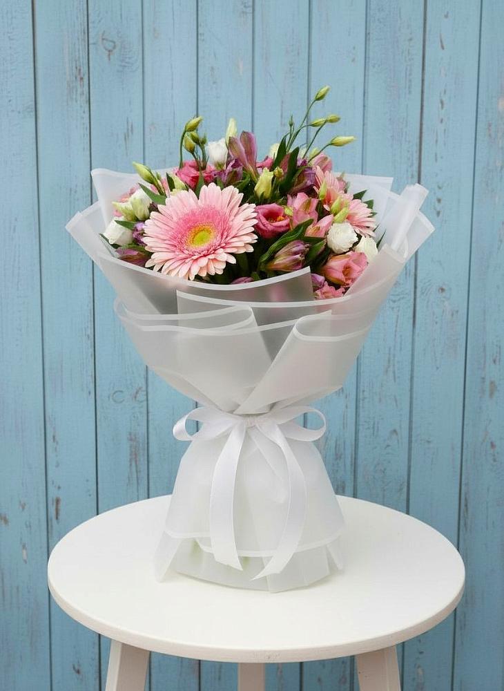 Букет цветов из: Герберы, Альстромерии и Лизиантусы в Новые Лапсары