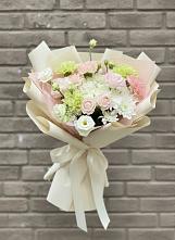 Букет цветов из:  Гвоздики, Розы, Лизиантусы и Хризантемы #REPLACE_PRED# Новые Лапсары