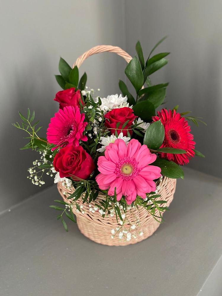 Цветочная композиция из Розы, Хризантемы и Герберы в корзине в Новые Лапсары