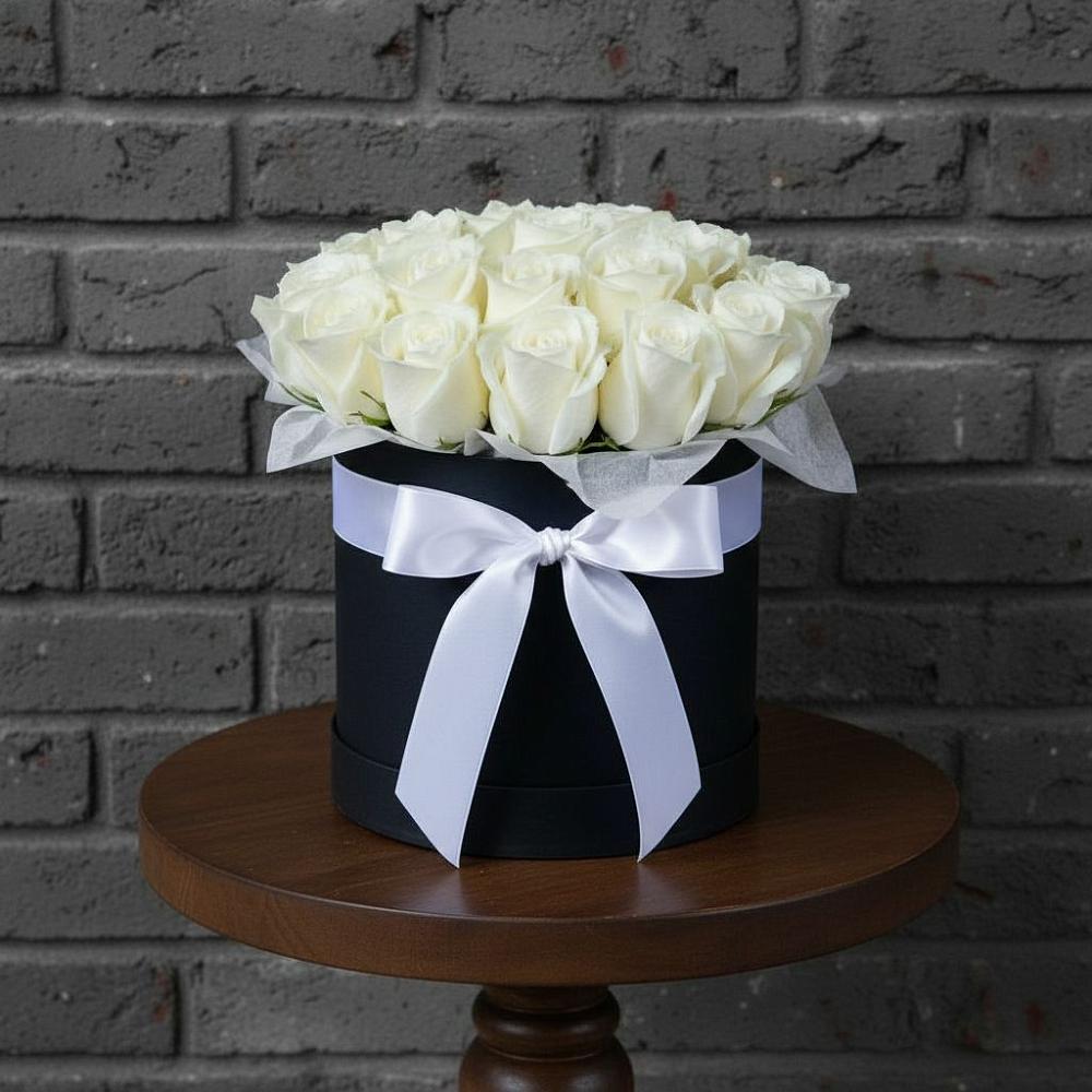 Цветочная композиция из Розы в шляпной коробке в Новые Лапсары