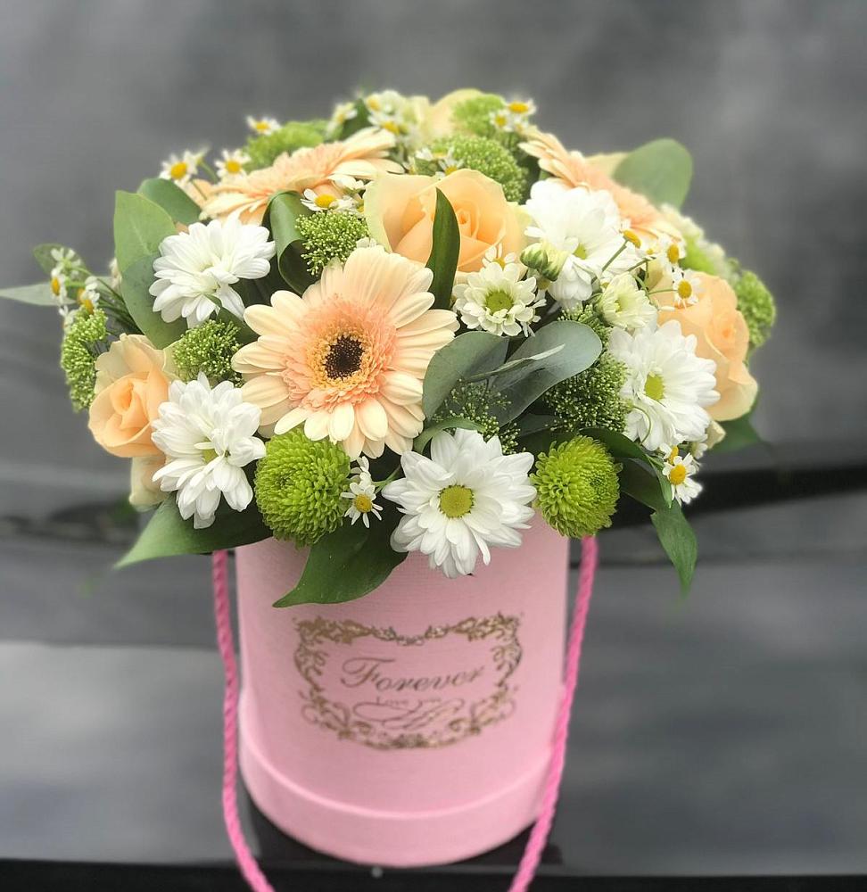 Цветочная композиция из Розы, Герберы и Хризантемы в шляпной коробке в Новые Лапсары